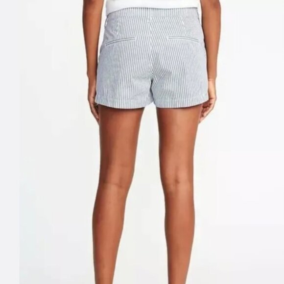 Old‎ Navy Blue White Railroad Striped Everyday Shorts Size 8 - Picture 2 of 9